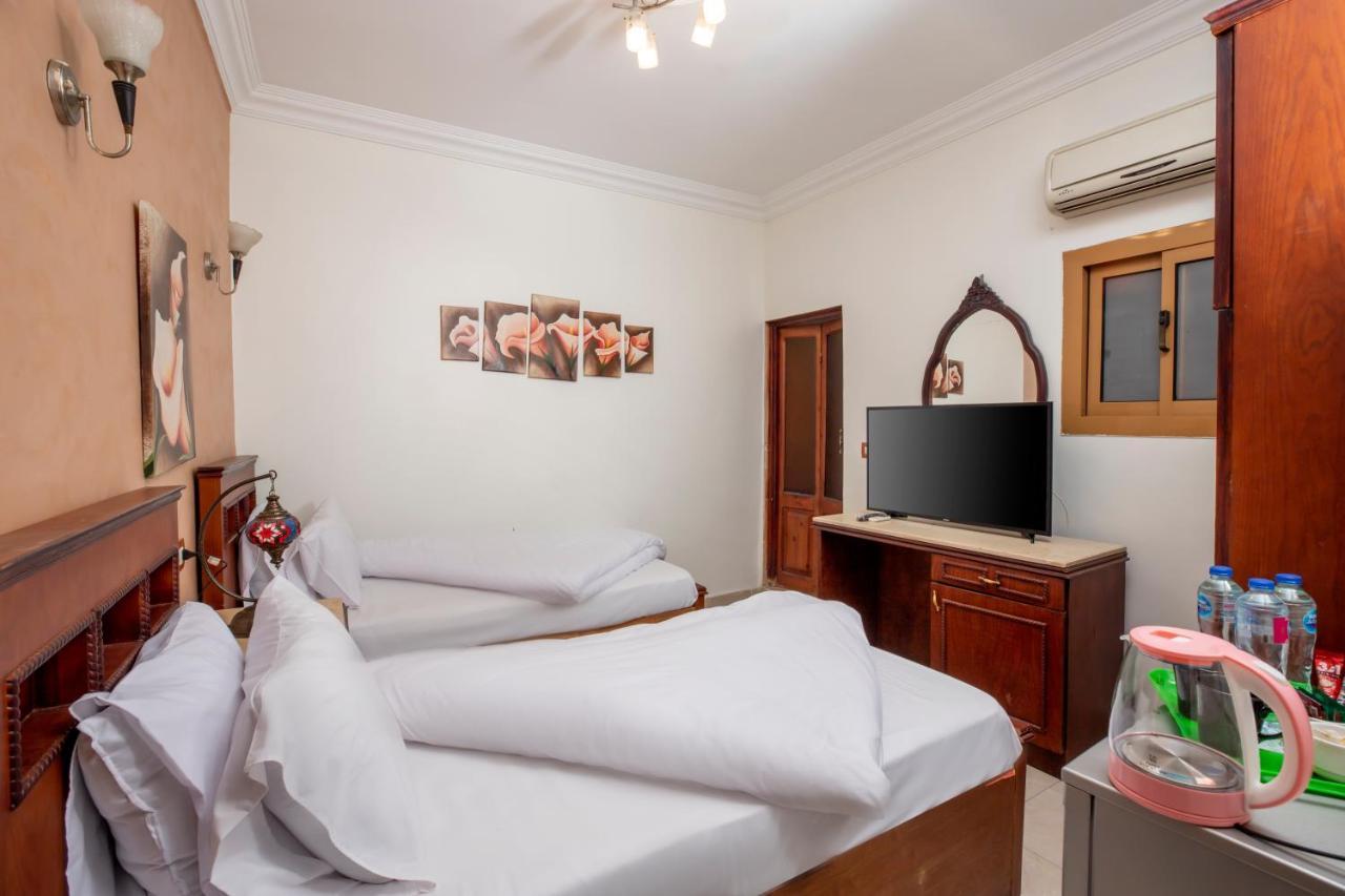 Pyramids Inn Hotel Kafrat al Jabal Exterior foto